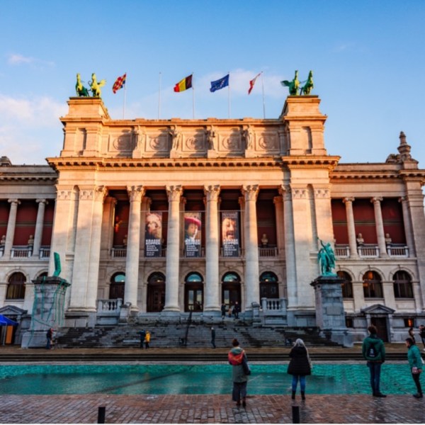 アントワープ王立美術館(KMSKA)でマグリットの特別展を開催 